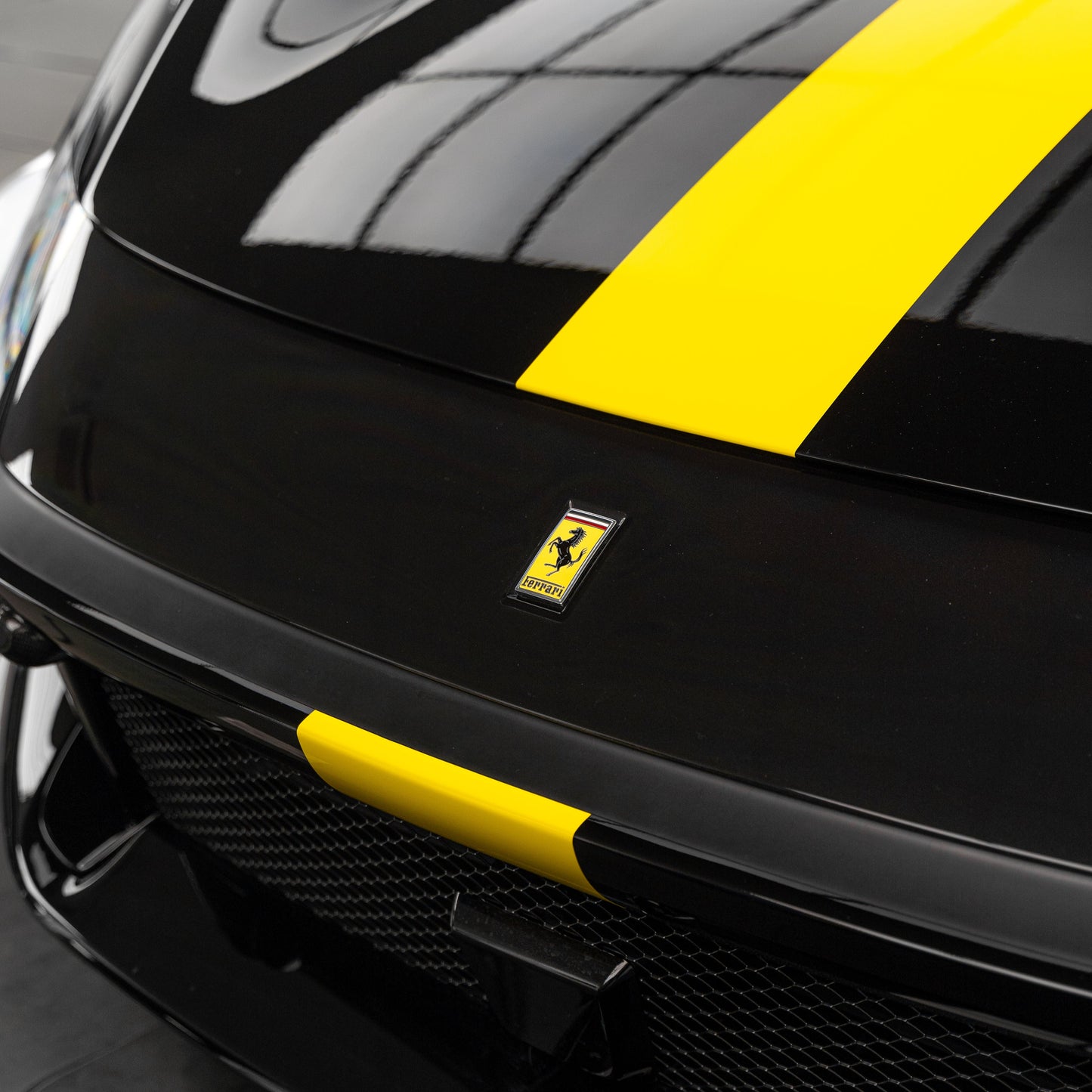 Ferrari 12 Cilindri Centre Stripe