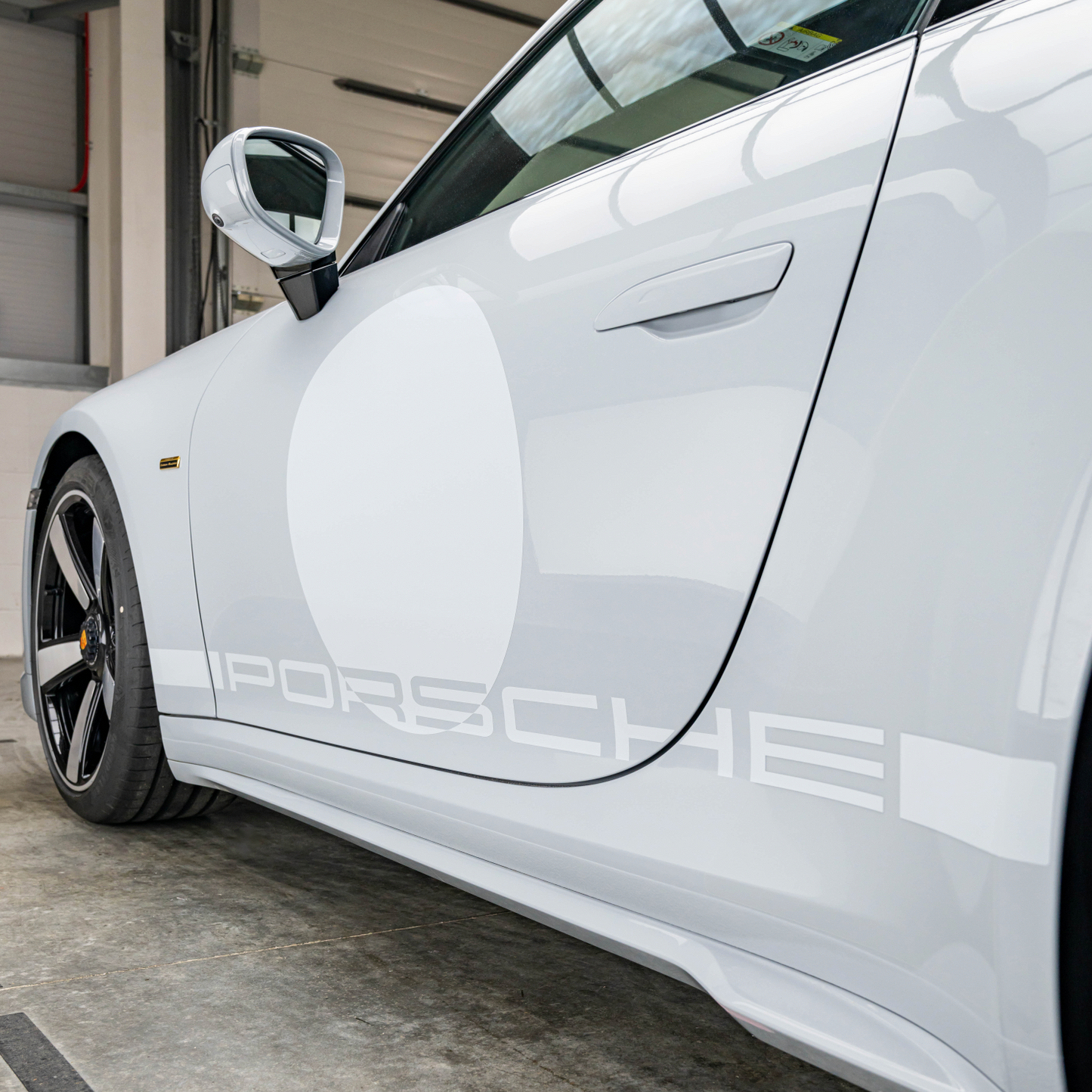 Sport Classic Roundel Style Decal for Porsche 911 (992) – Premium