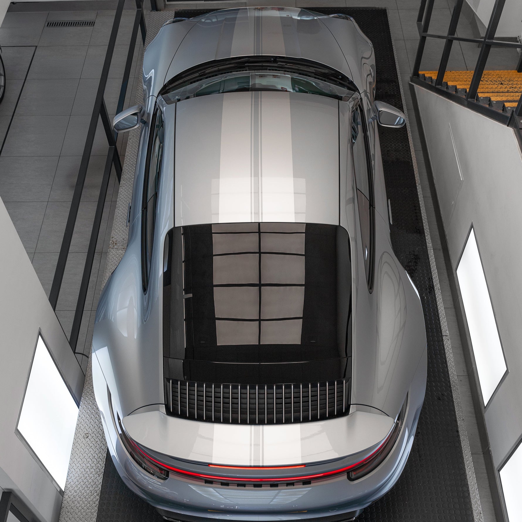 911 (992) Sport Classic Centre Stripes