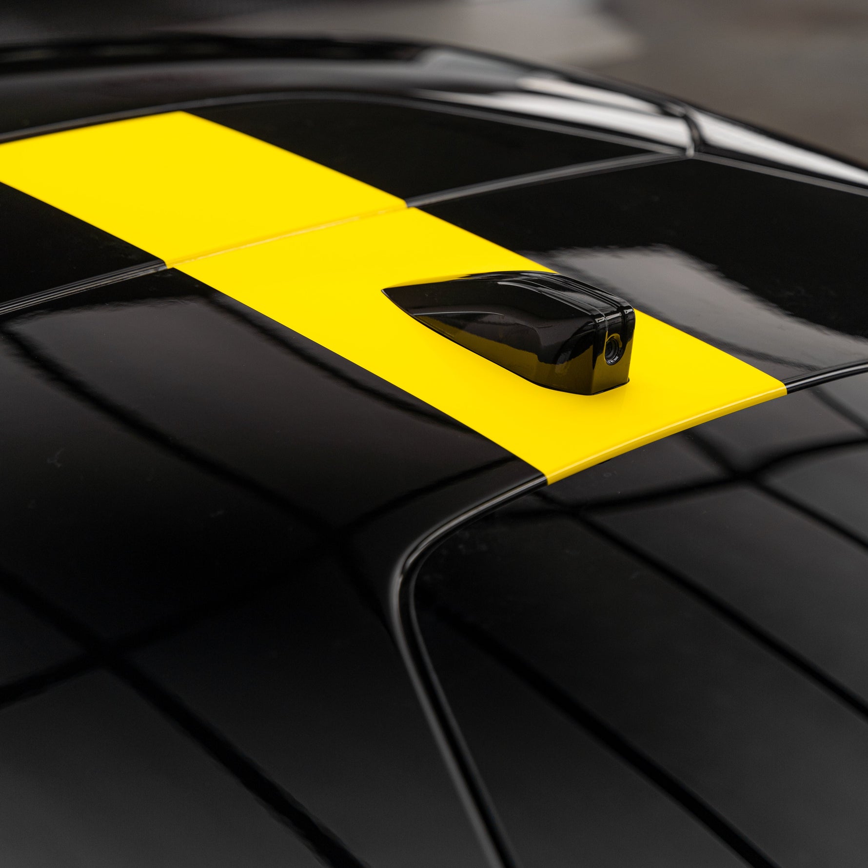 Ferrari 12 Cilindri Centre Stripe