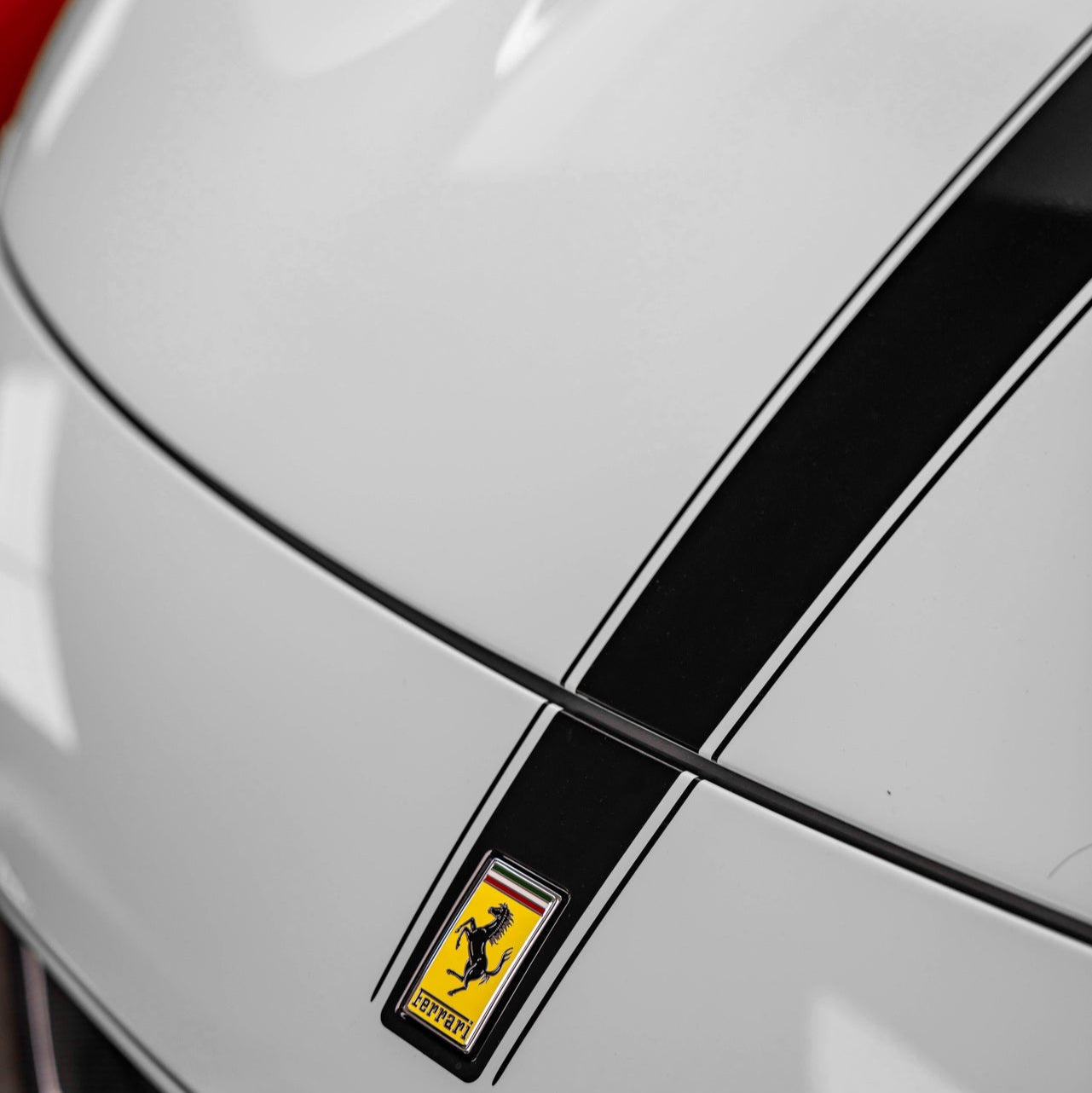 Ferrari Purosangue Centre Stripe