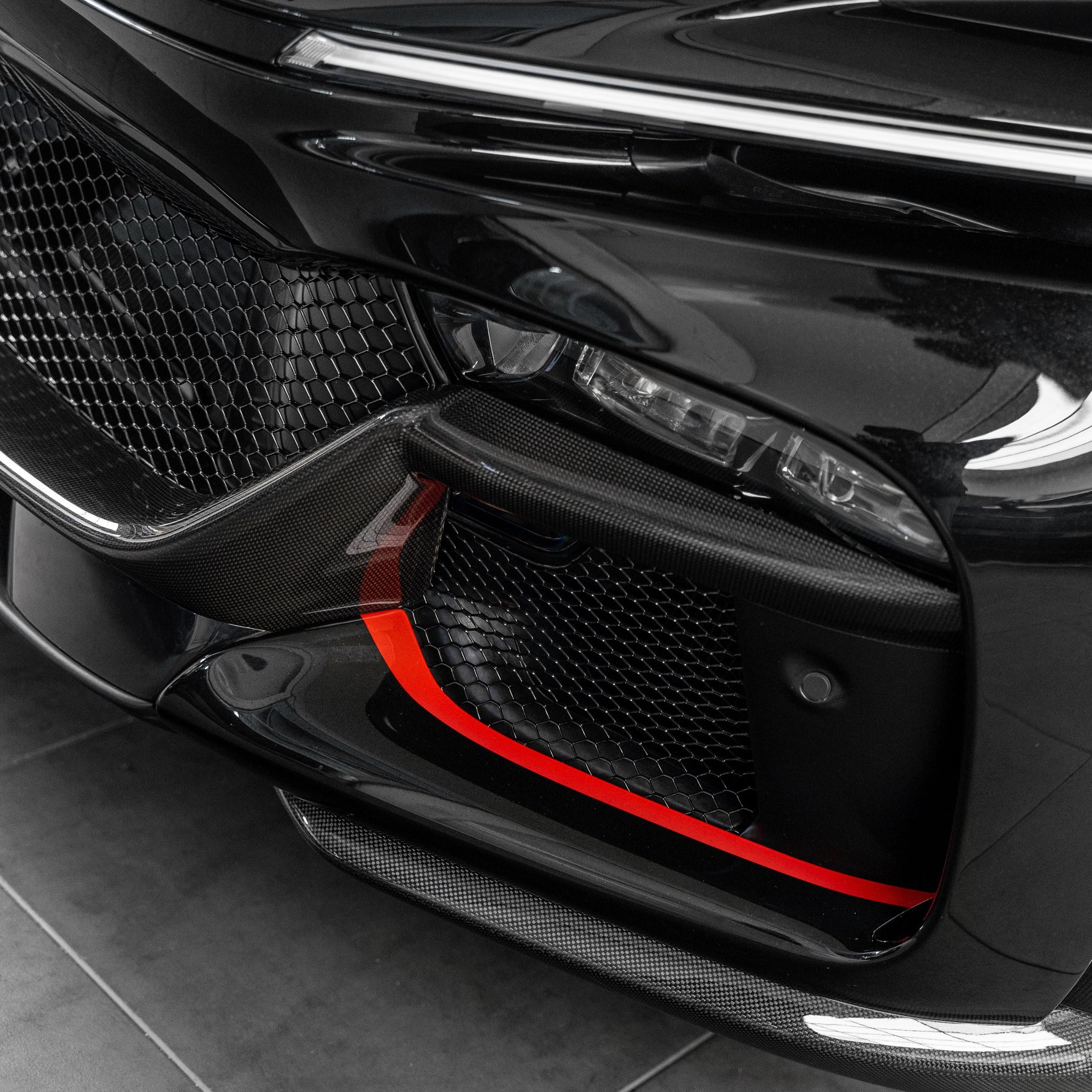 Ferrari Purosangue Front Pinstripes