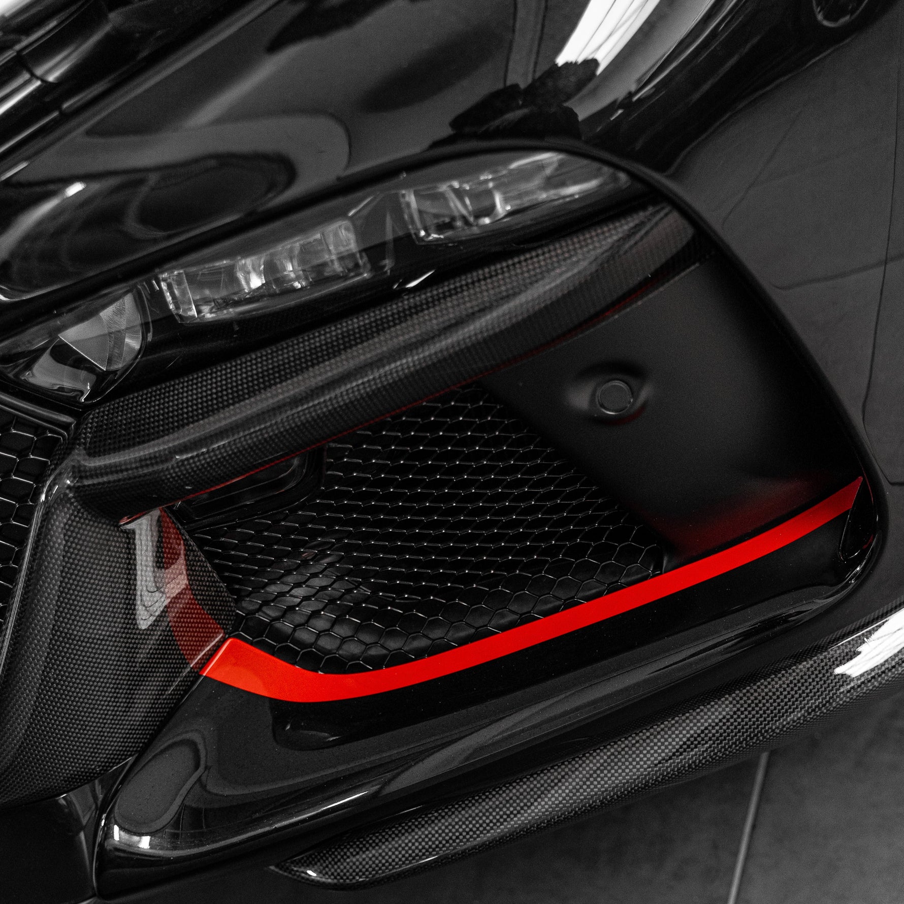 Ferrari Purosangue Front Pinstripes