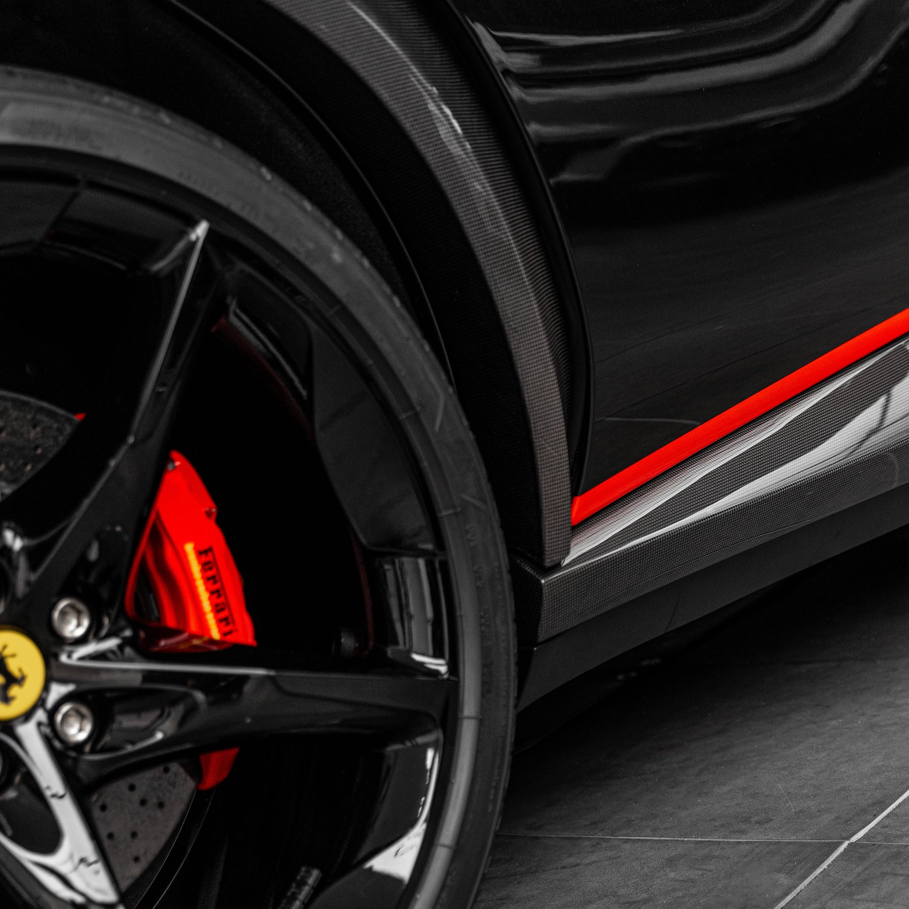 Ferrari Purosangue Side Pinstripes