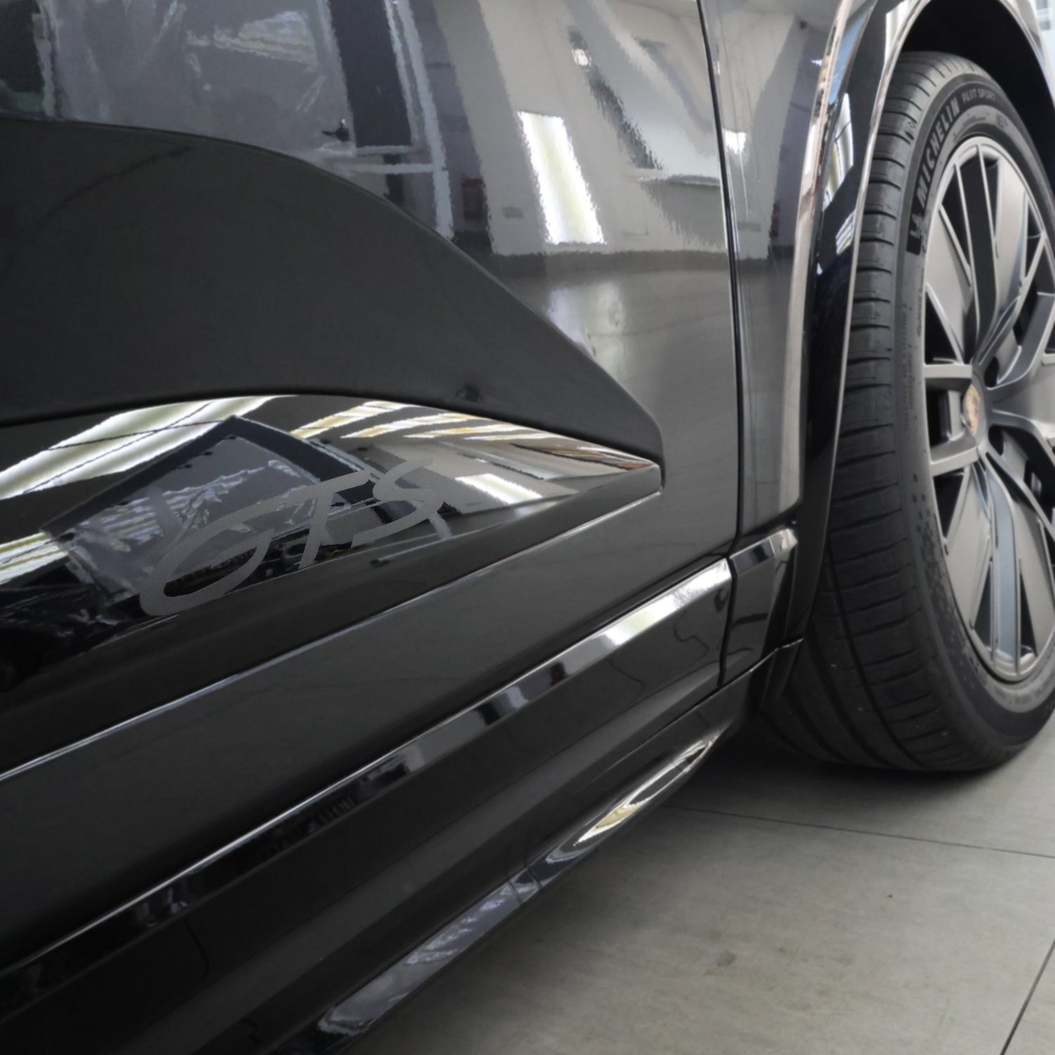 Macan EV Platform - Performance Series - Door Graphic Kit (Set of 2)