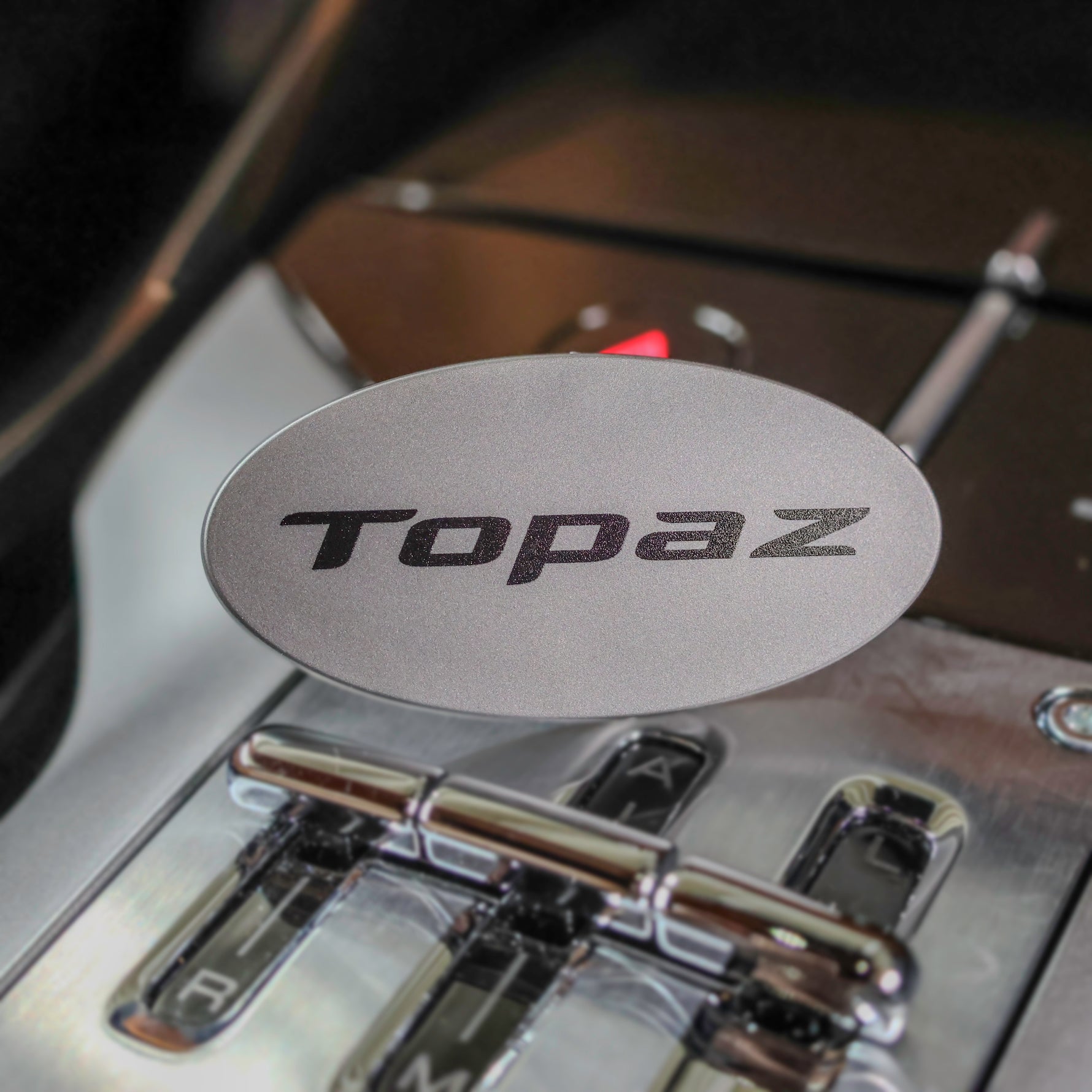 Topaz Oval Clip Dessert Noir air freshener — detail