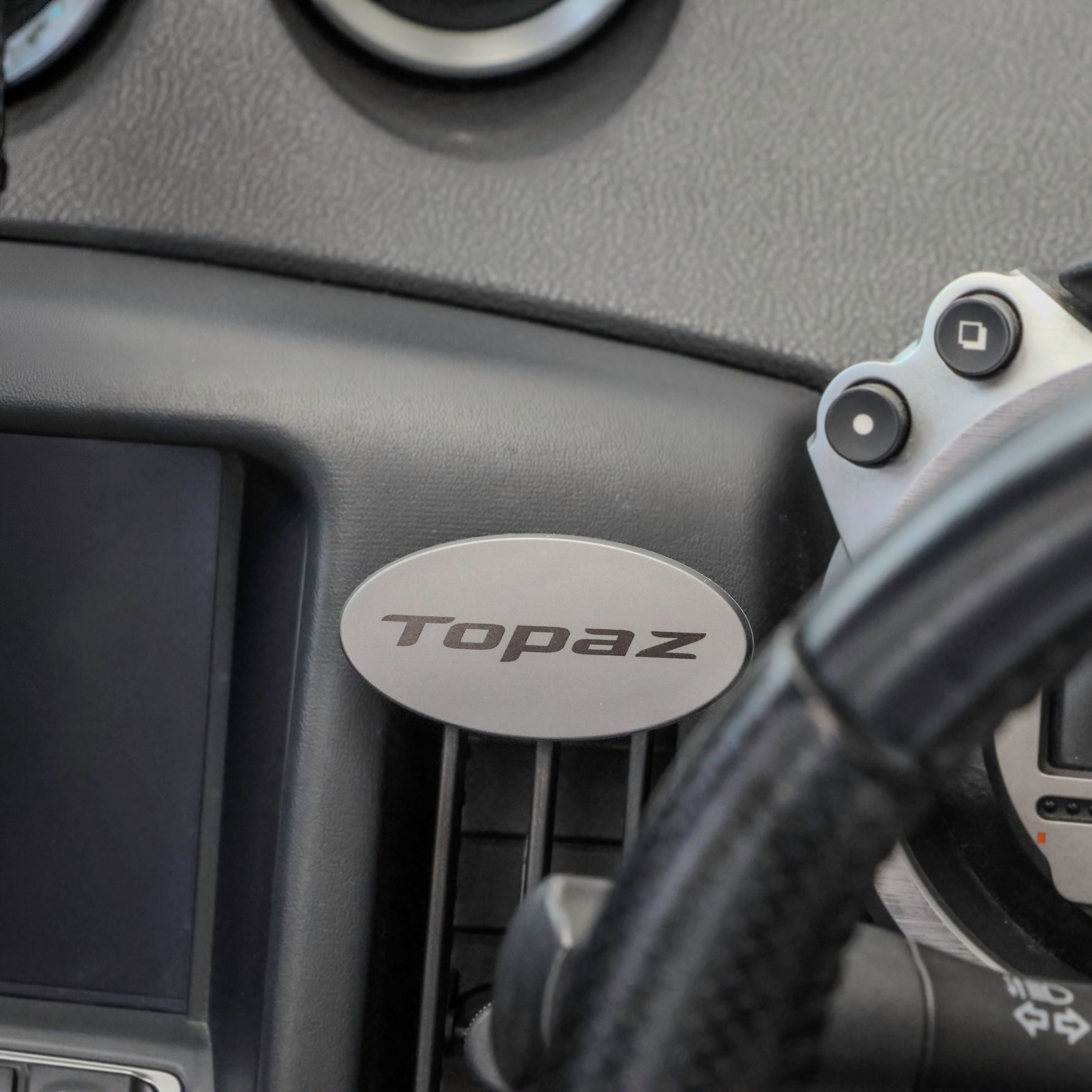 Topaz Oval Clip air freshener Dessert Noir — packaging